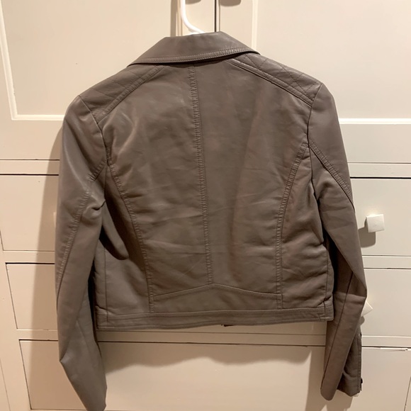 Leather Jacket! - Picture 2 of 2